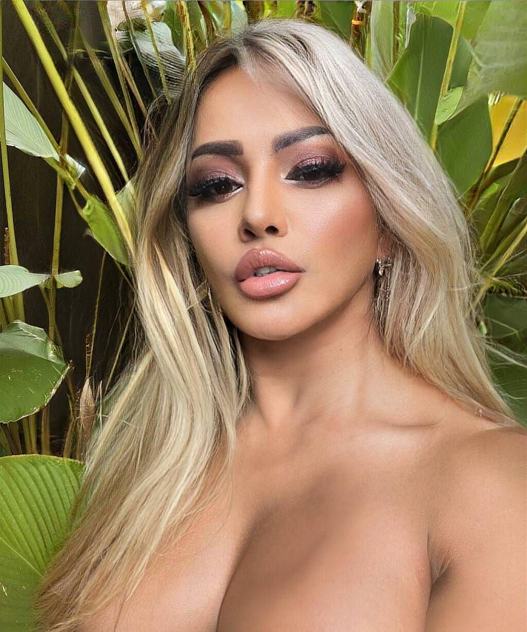 Candy Bella
