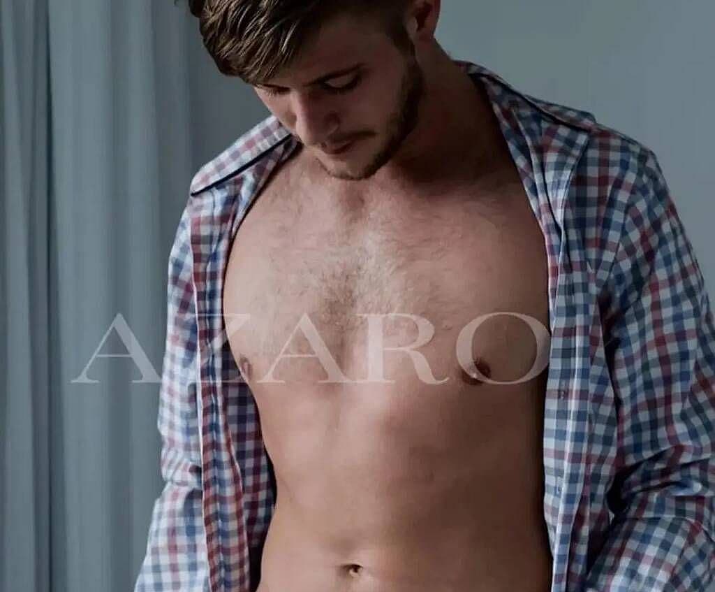 mâle escort nextdoor