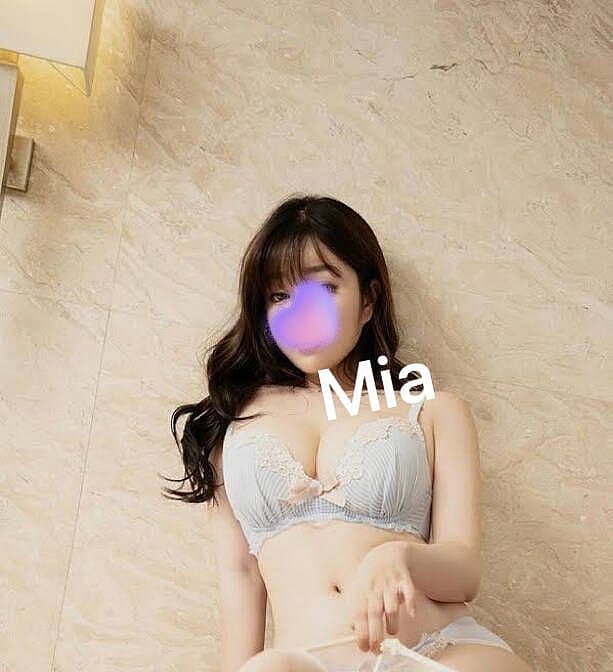 Mia@