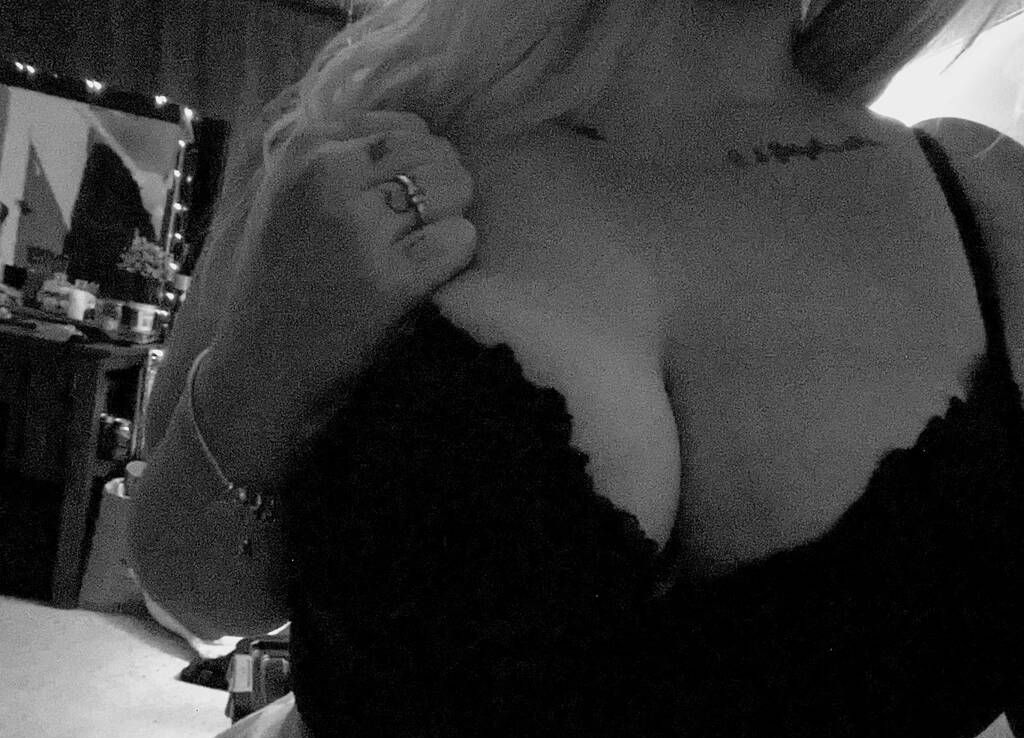 Ms Allie Steelz