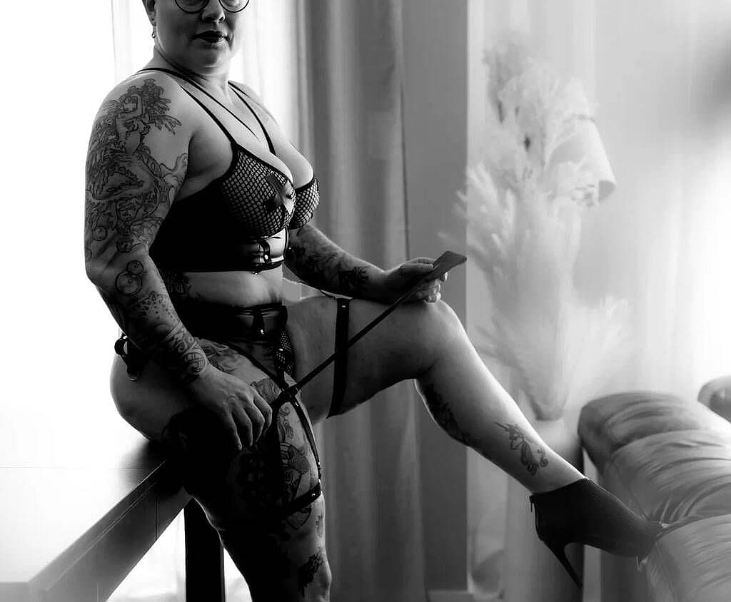 MISTRESS JADE