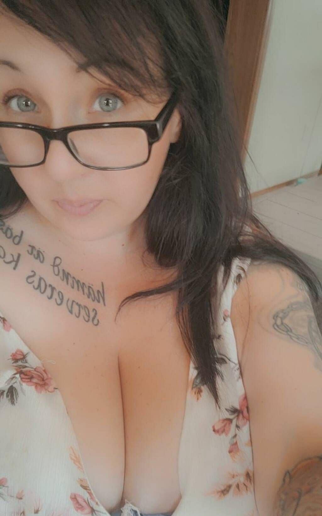 MISS DEE