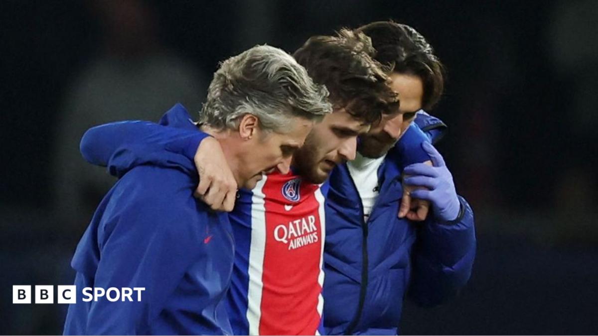 BBC News image for Paris St-Germain: Khvicha Kvaratskhelia to have surgery on ruptured ACL - BBC