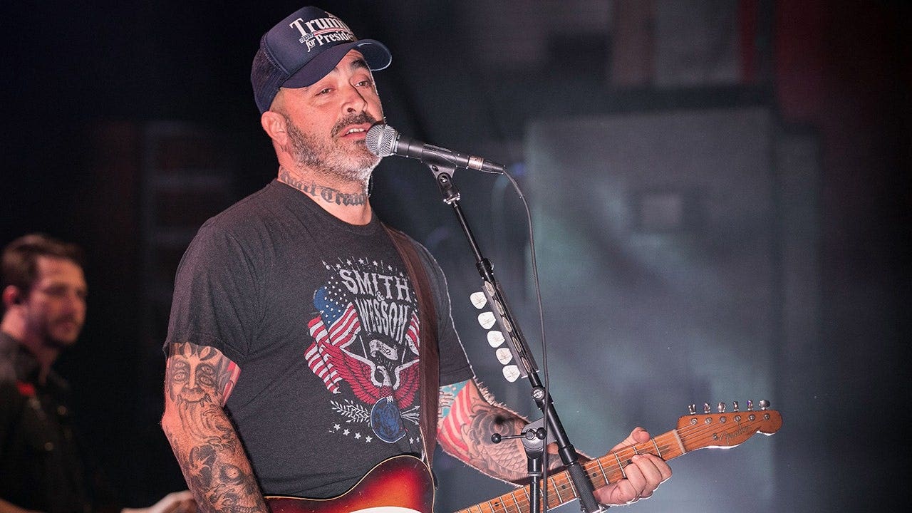 Fox News image for Aaron Lewis says music industry turned its back on him because of his politics - Fox News