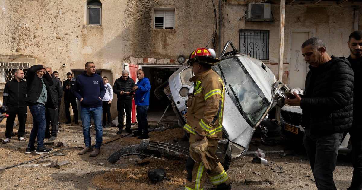 CBS News image for Live Updates: Trump extends pause on striking Iranian energy plants; Witkoff floats 15-point peace proposal - CBS News
