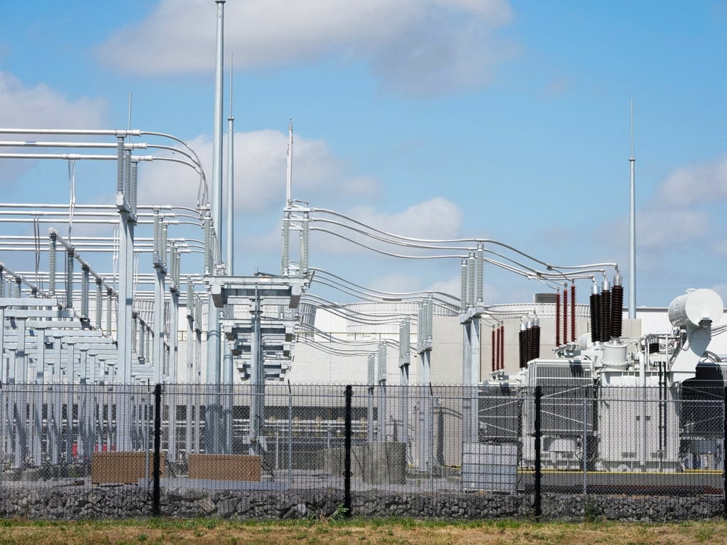 Al Jazeera English image for US heatwave raises alarms over AI data centre energy demands - Al Jazeera