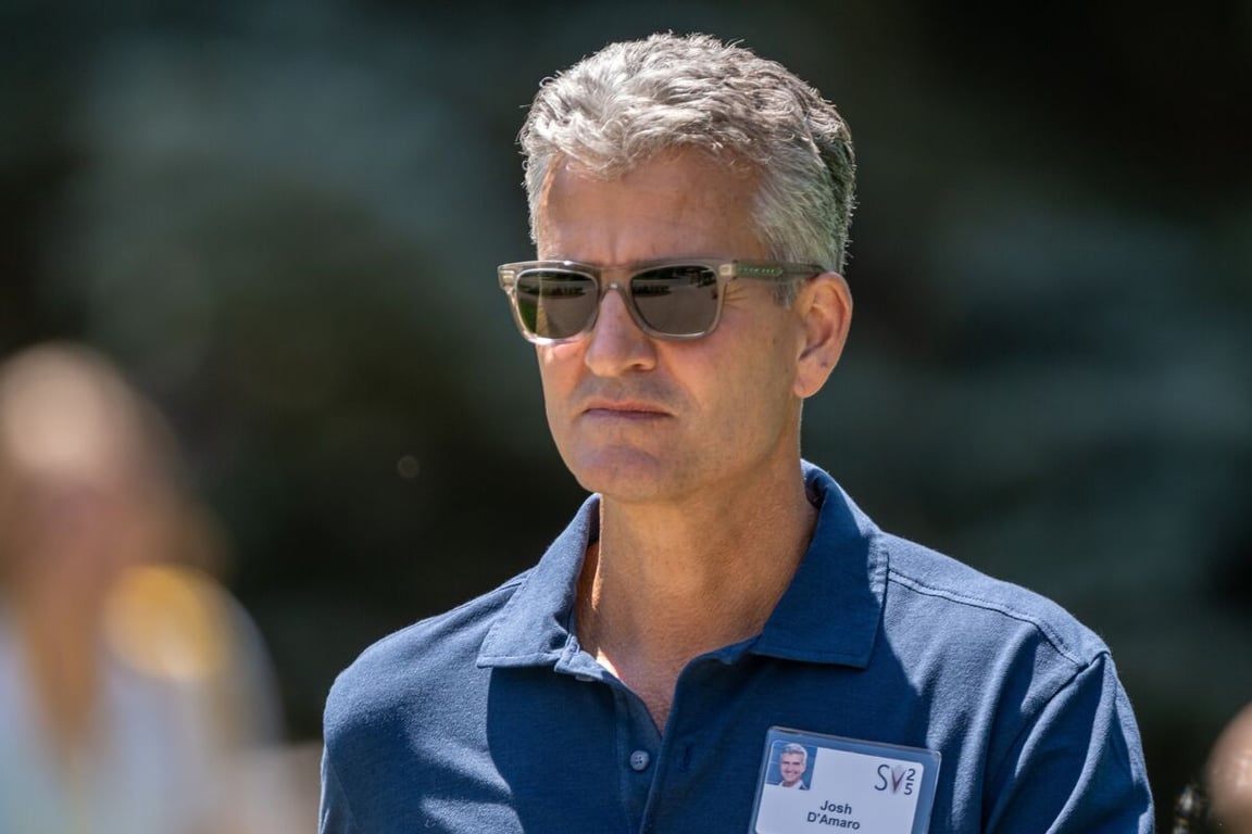 Bloomberg image for Disney CEO’s First Week Marred by ‘Fortnite,’ OpenAI Woes - Bloomberg.com