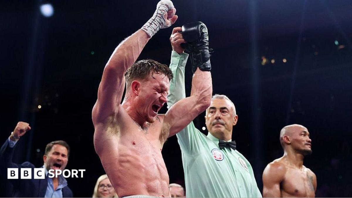 BBC News image for Smith vs Puello: Briton edges past challenger in triumphant homecoming - BBC