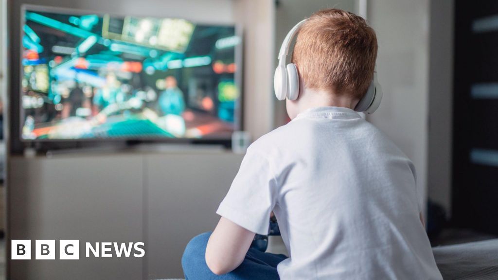 BBC News image for Games with loot boxes to get minimum 16 age rating across Europe - BBC