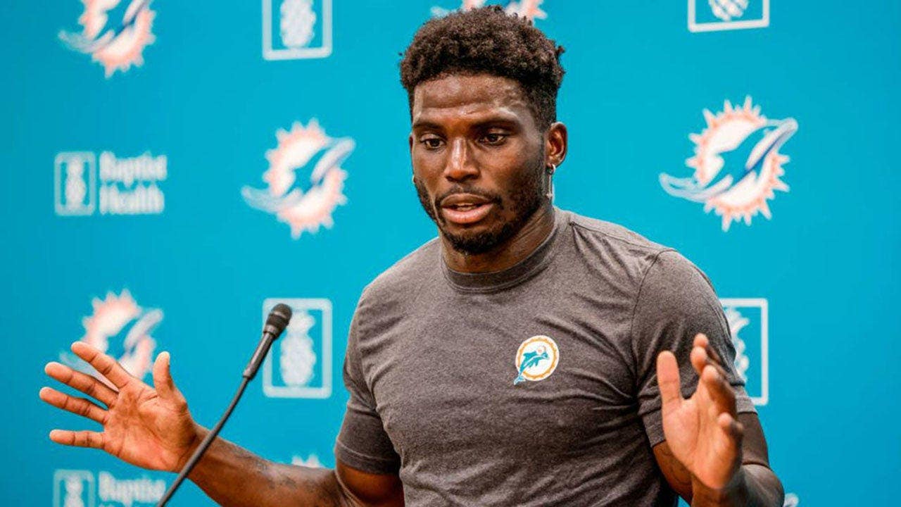 Fox News image for Tyreek Hill accused by 250-pound OnlyFans model of breaking her leg, then giving her a piggyback ride to sex - Fox News