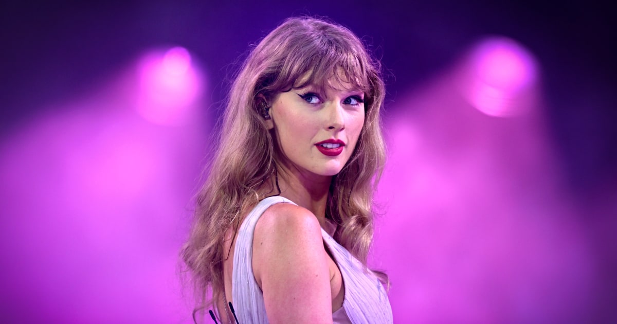 NBC News image for Taylor Swift donates $50,000 to mom left with collapsed lung, ruptured organs after saving teens from highway crash - NBC News