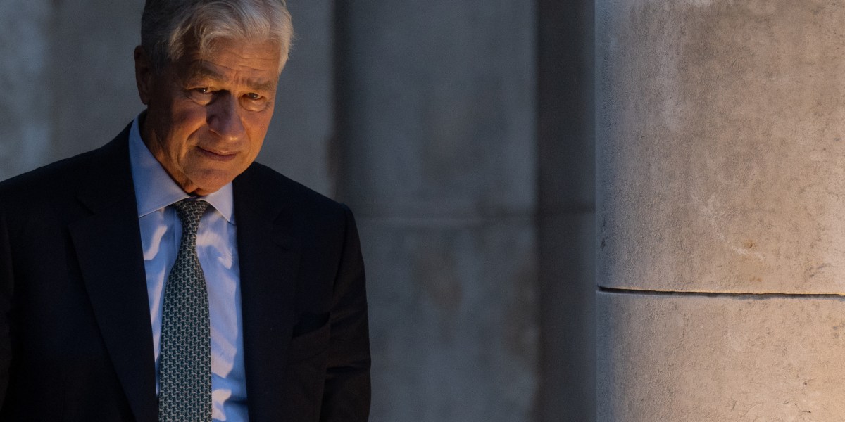 Fortune image for The $265 billion private credit meltdown: How Wall Street's hottest investment craze turned into a panic - Fortune