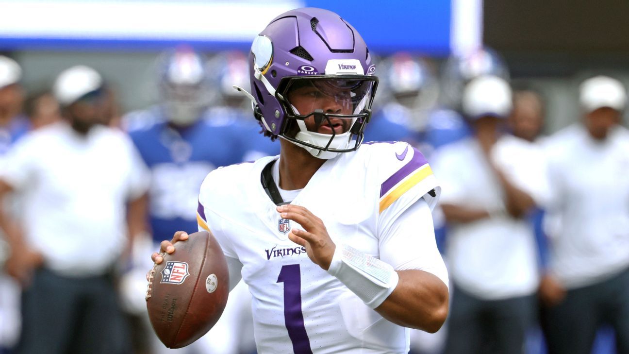ESPN image for Vikings' Murray clears concussion protocol, will start vs. Bucs - ESPN