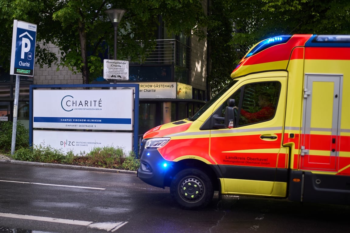 The Washington Post image for White House resisted letting doctor with Ebola return to U.S. - The Washington Post