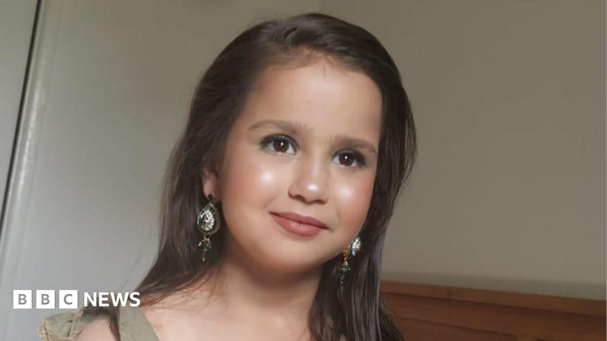 BBC News image for Sara Sharif's grandfather granted guardianship of her siblings in Pakistan