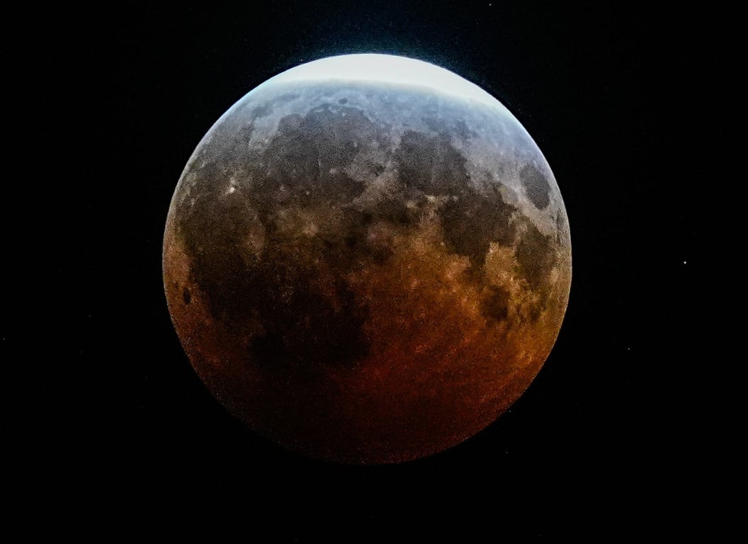 The Washington Post image for Partial lunar eclipse stuns stargazers in U.S. and beyond - The Washington Post