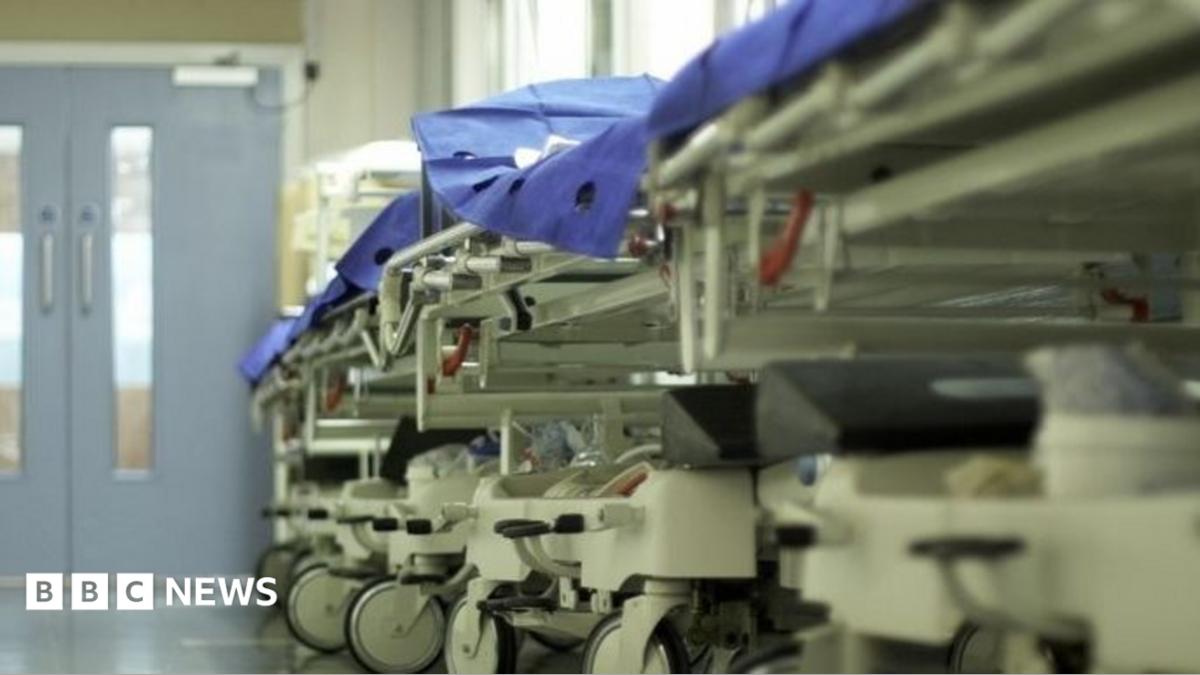 BBC News image for 'Ominous signs' of winter pressures as NHS waiting list grows