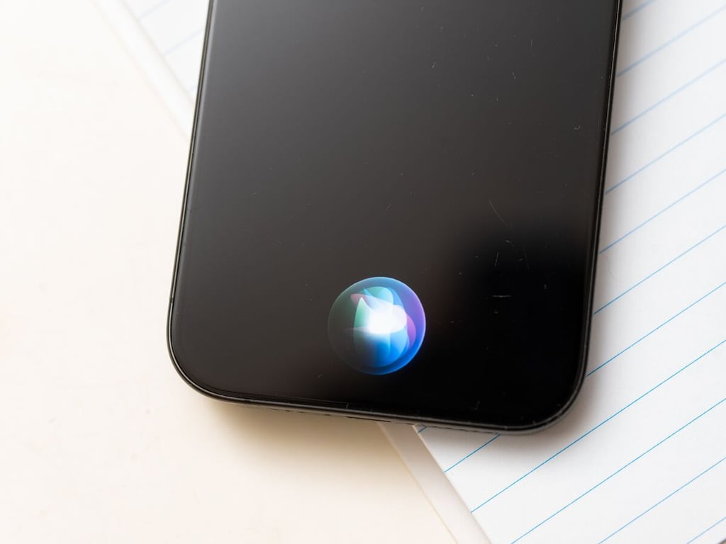 Bloomberg image for Apple Plans to Open Up Siri to Rival AI Assistants in iOS 27 Update - Bloomberg.com