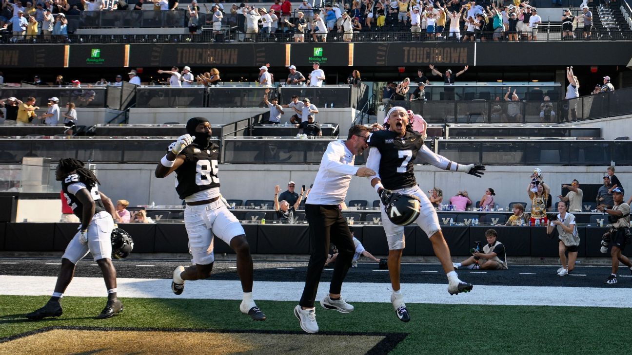 ESPN image for Vanderbilt recovers fumble with 1 second left to stun NC State - ESPN