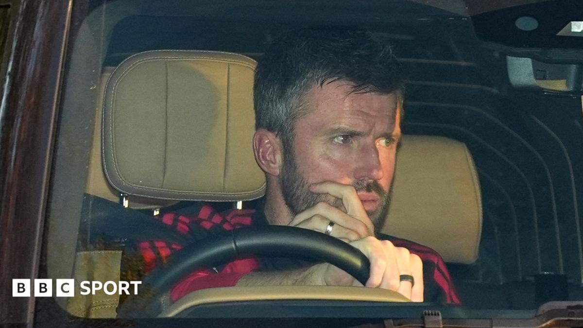 BBC News image for Michael Carrick to stay in charge of Man Utd for Chelsea game - BBC