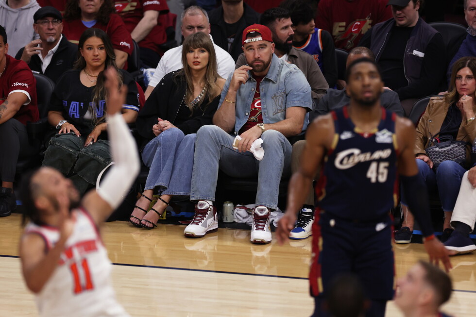Associated Press image for Knicks move within 1 win of NBA Finals with 121-108 victory over Cavaliers - AP News