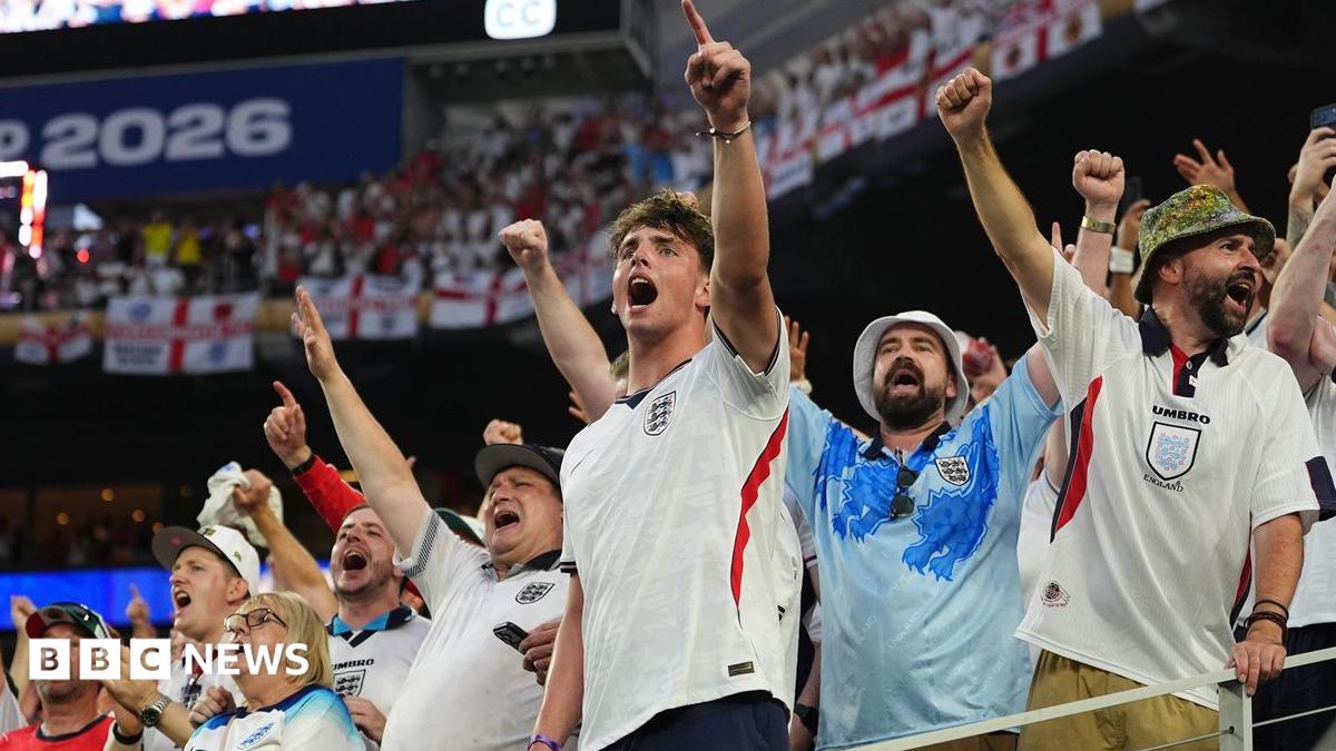 BBC News image for Wonderwall - 'the perfect football song': Why England fans (like David Beckham) and players love singing Oasis