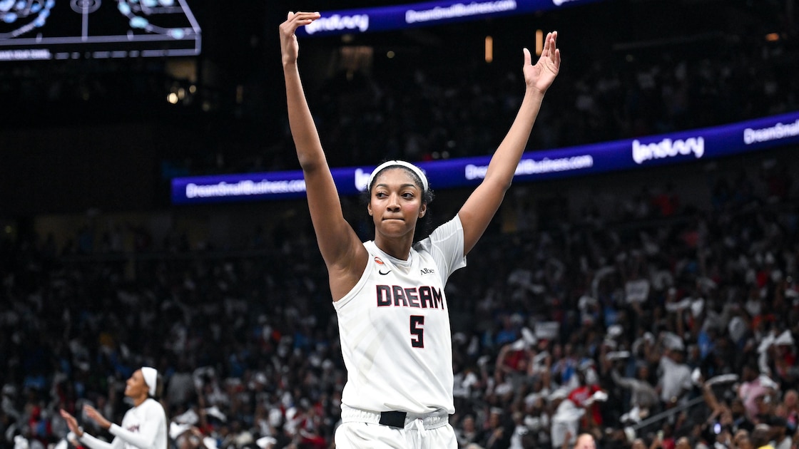 Bleacher Report image for 'It's F--ked Up,' Carmelo Anthony Defends Angel Reese's 'Passion' Against Criticism - Bleacher Report