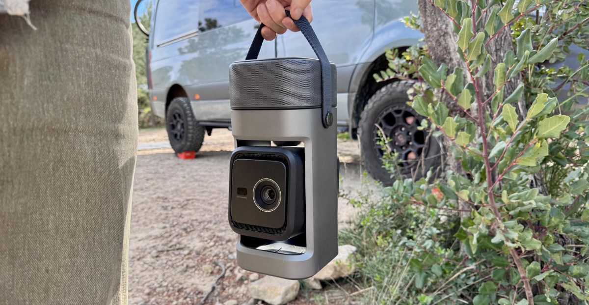 The Verge image for Bluetti’s Sora 500 solar panel is incredibly powerful for its size - The Verge