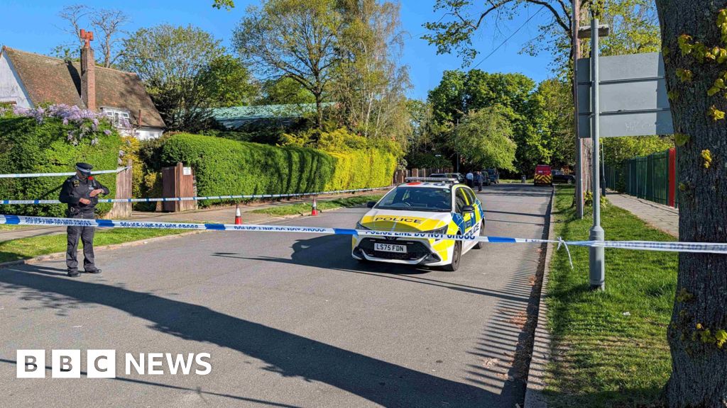 BBC News image for Another attempted arson attack on a London synagogue reported - BBC