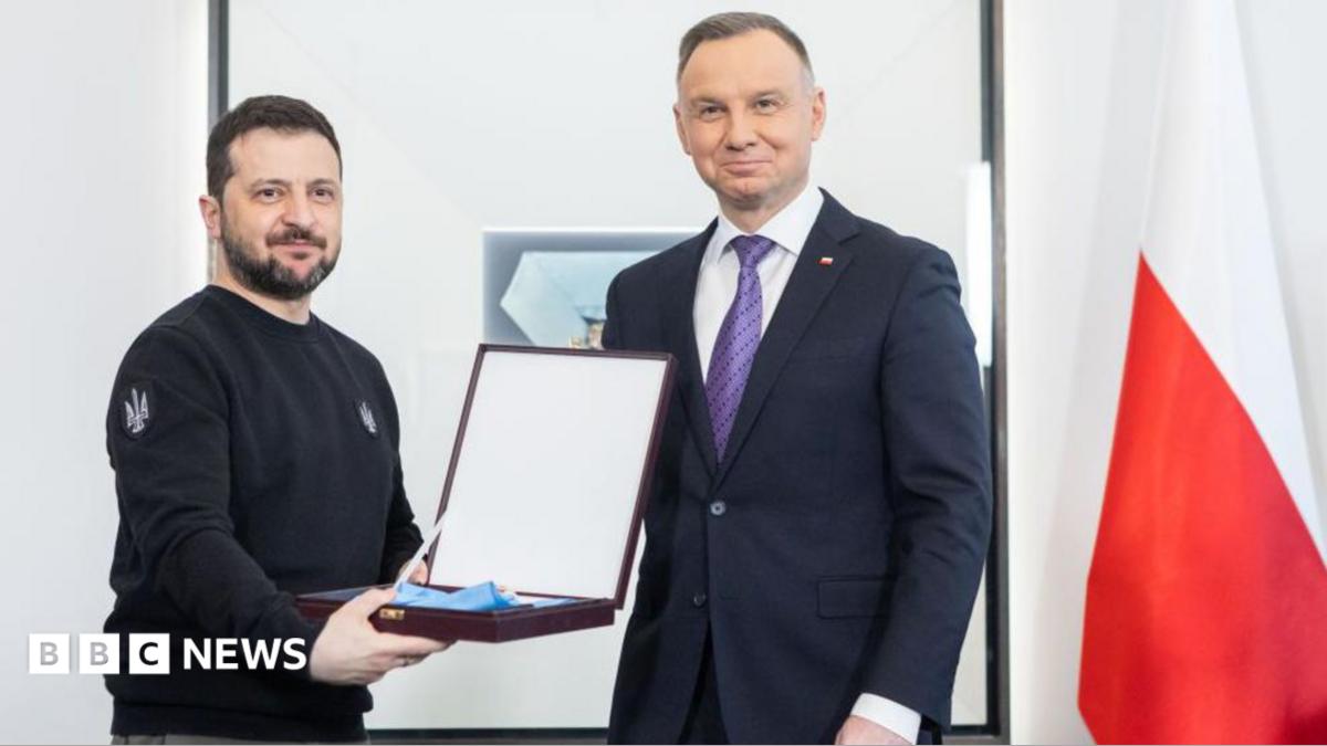 BBC News image for Zelensky stripped of Polish honour over WW2 name of army unit