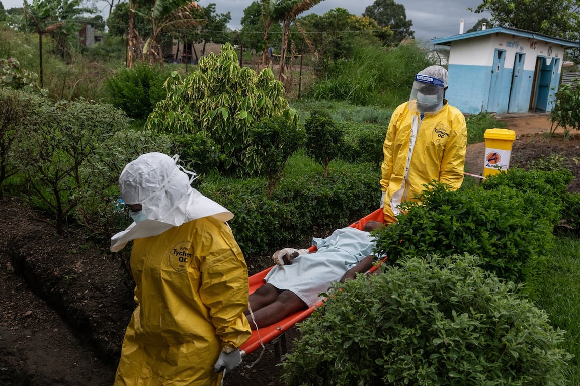 The Washington Post image for U.S. bans green-card holders from returning from Ebola-stricken countries - The Washington Post