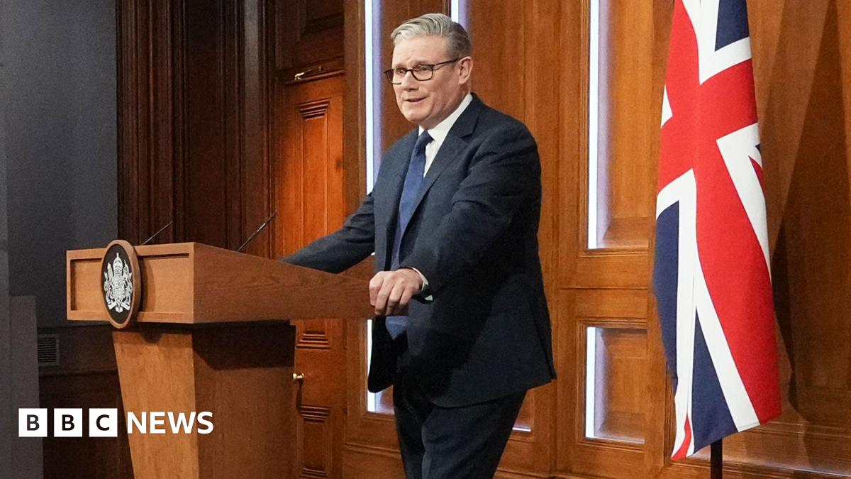 BBC News image for Keir Starmer arrives in Saudi Arabia after US-Iran ceasefire deal