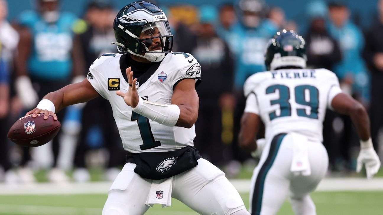 ESPN image for Sources: Eagles' Jalen Hurts, out indefinitely with blood clot, not planned for IR - ESPN