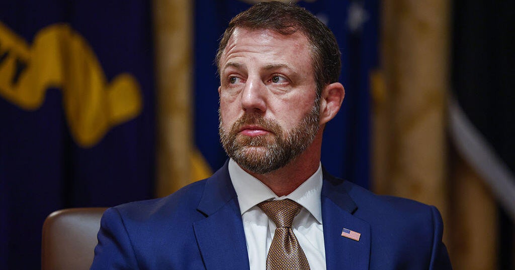 CBS News image for DHS orders thousands of furloughed employees back to work despite ongoing shutdown - CBS News