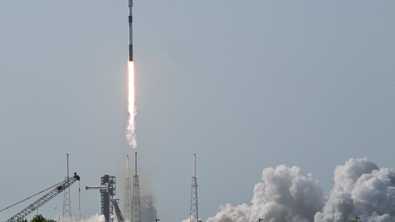 The Jerusalem Post image for SpaceX Falcon 9 rocket stage set to crash into Moon and carve new crater - The Jerusalem Post