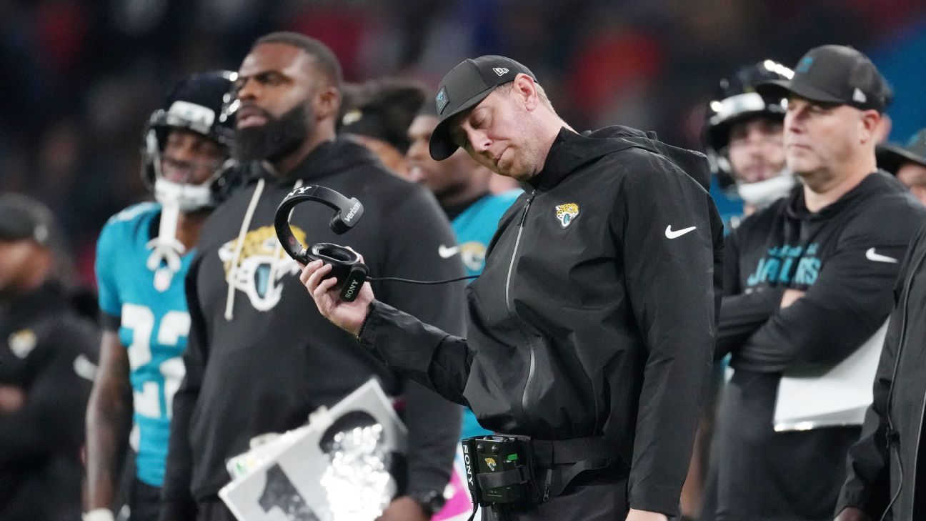 ESPN image for Jaguars coach Liam Coen takes blame for delay of game penalties vs. Eagles - ESPN