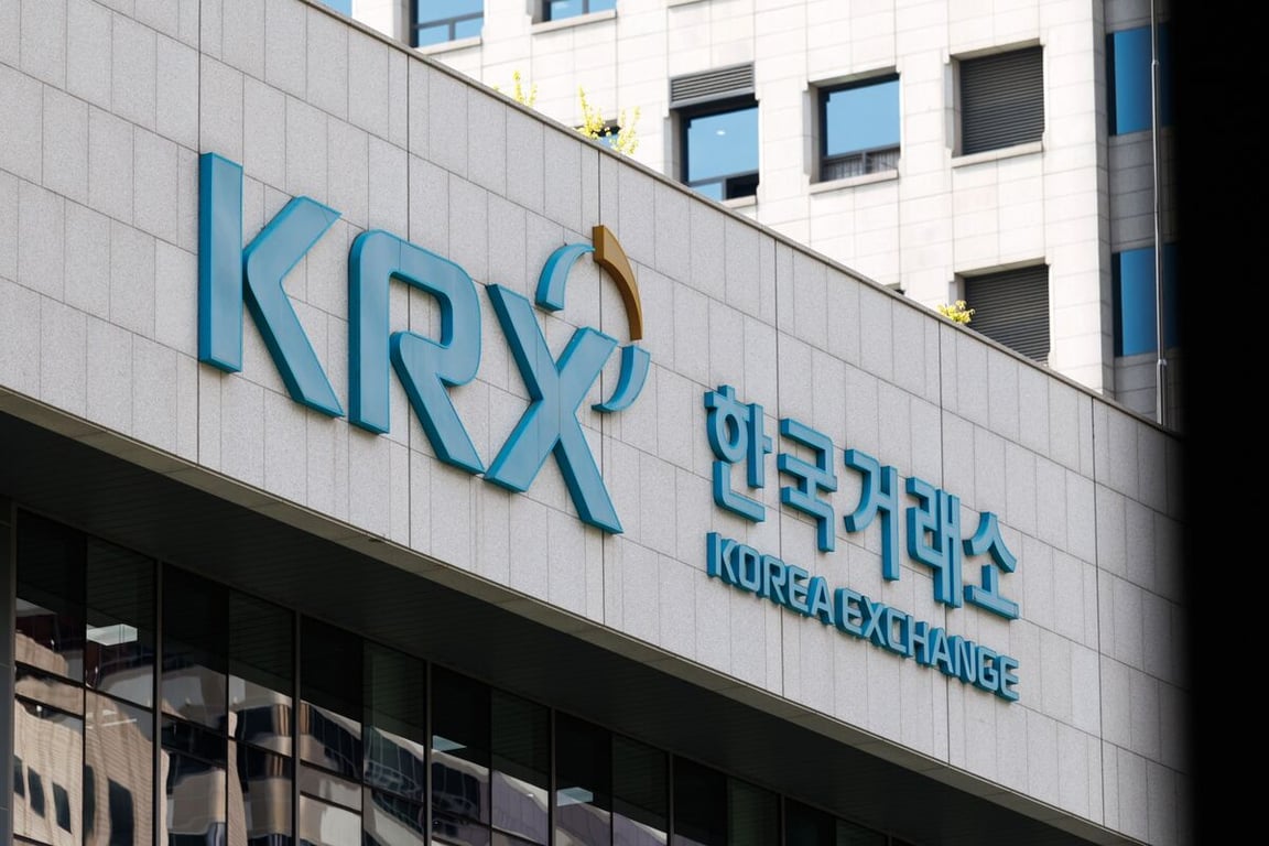 Bloomberg image for Korean Stocks Slump 6% as Chipmakers Hit by Renewed Selloff - Bloomberg.com