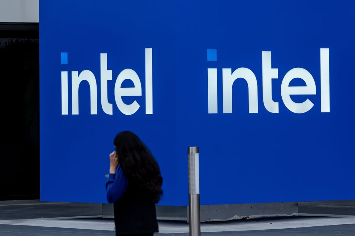 Bloomberg image for Intel Selling $15 Billion in Common Stock as AI Demand Booms - Bloomberg.com