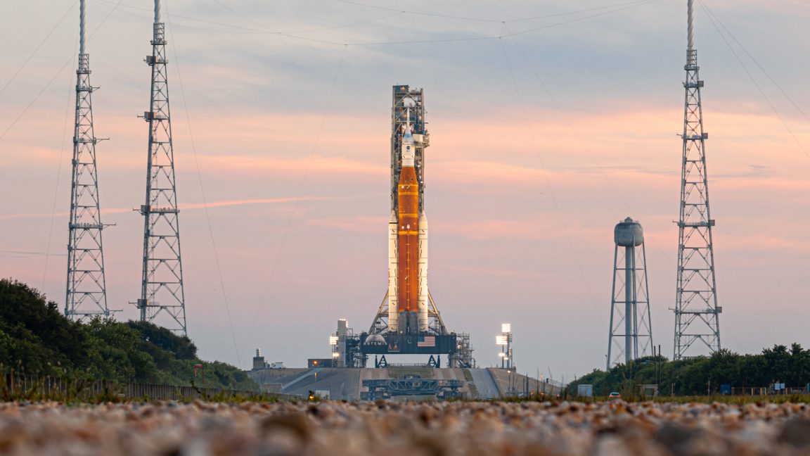Ars Technica image for Report: Kennedy Space Center not ready for era of super heavy rockets - Ars Technica