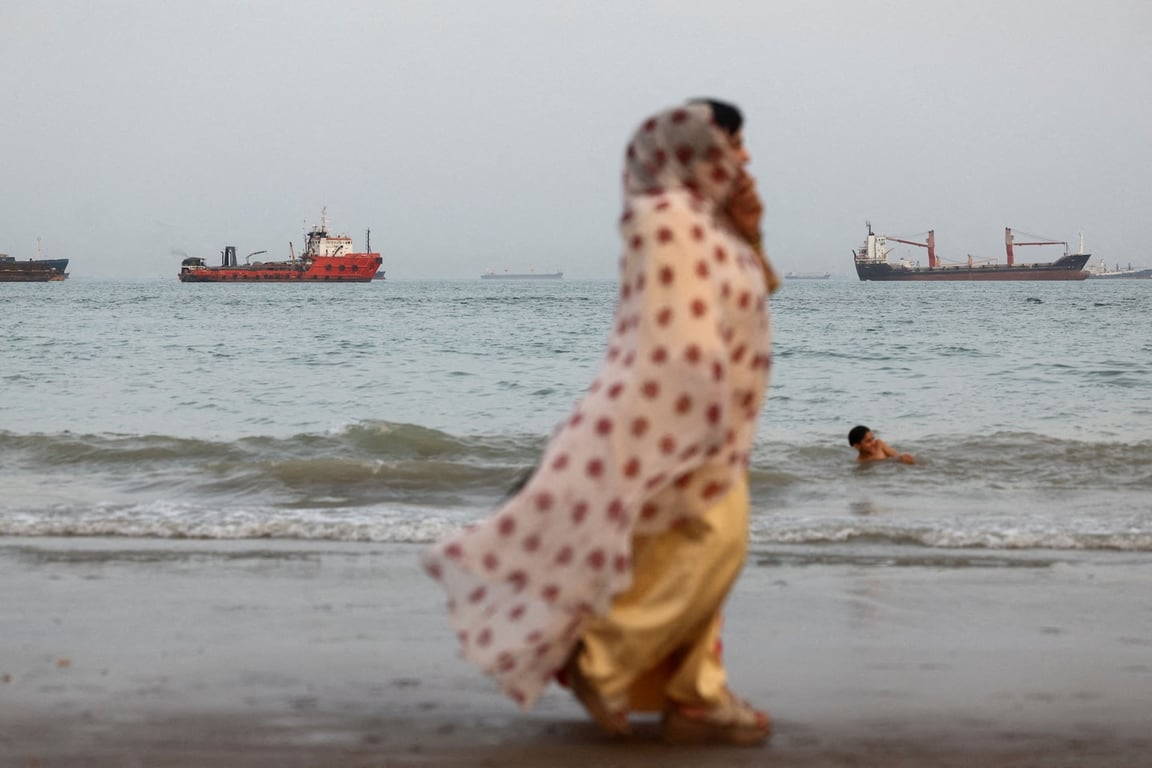 The Washington Post image for U.S. and Iran work toward deal to extend ceasefire and reopen Strait of Hormuz - The Washington Post