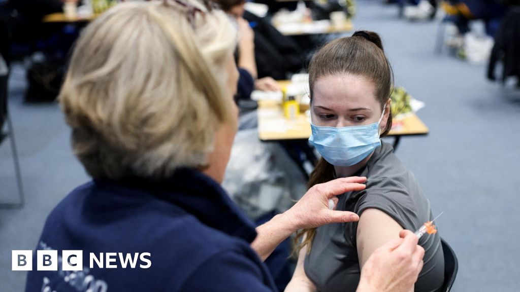 BBC News image for Meningitis outbreak passes peak, says health agency - BBC