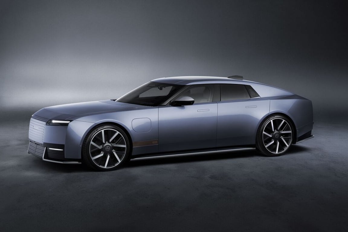 Bloomberg image for Jaguar Unveils £130,000 Electric Car in UK Brand’s Reboot - Bloomberg.com