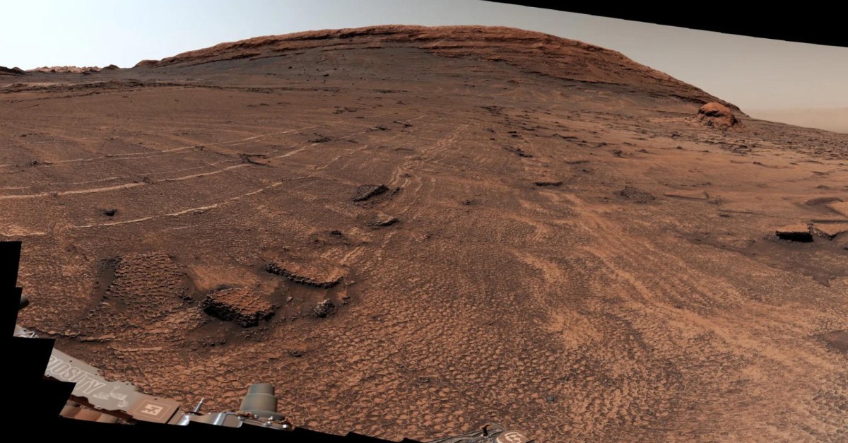 The Verge image for NASA’s Curiosity rover found a ‘sea of polygons’ on Mars - The Verge