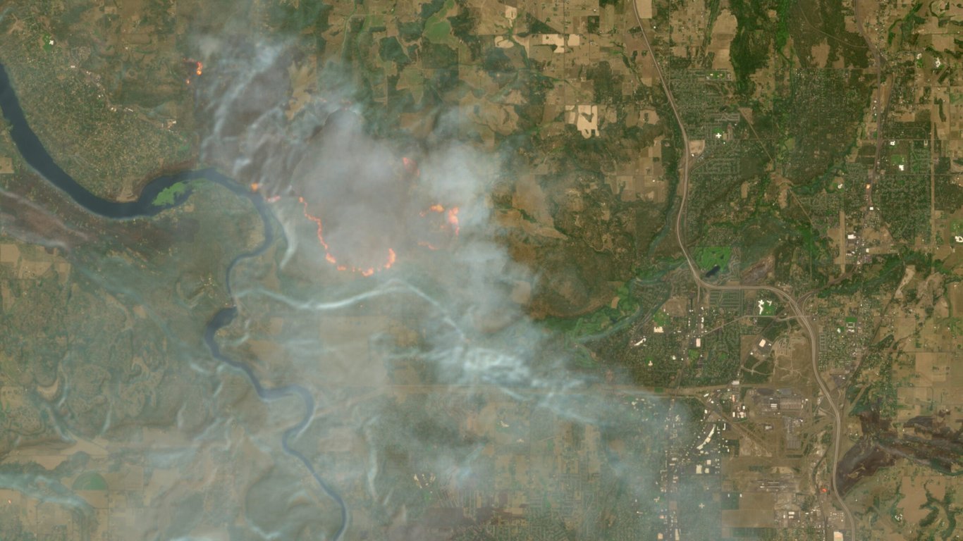 Ars Technica image for Europe's free satellite service just made it easier to track wildfires - Ars Technica