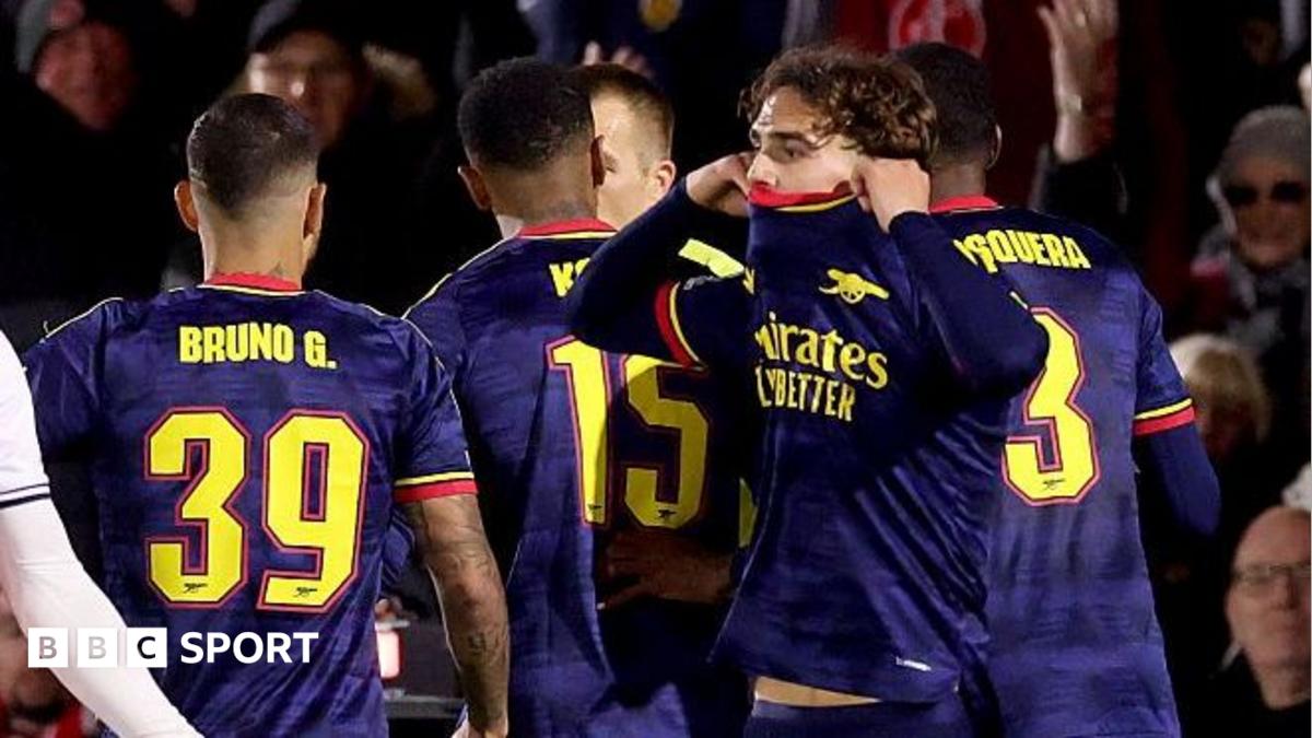 BBC News image for Arsenal to appeal against Max Dowman's red card against Fleetwood in Carabao Cup - BBC