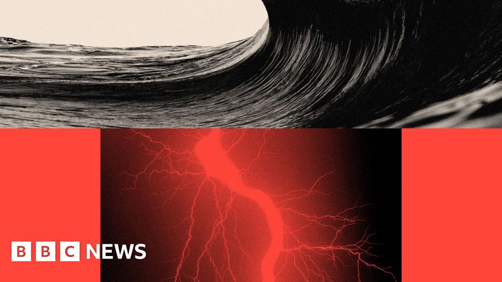 BBC News image for After record heat, could the Atlantic make Britain's weather even more extreme? - BBC