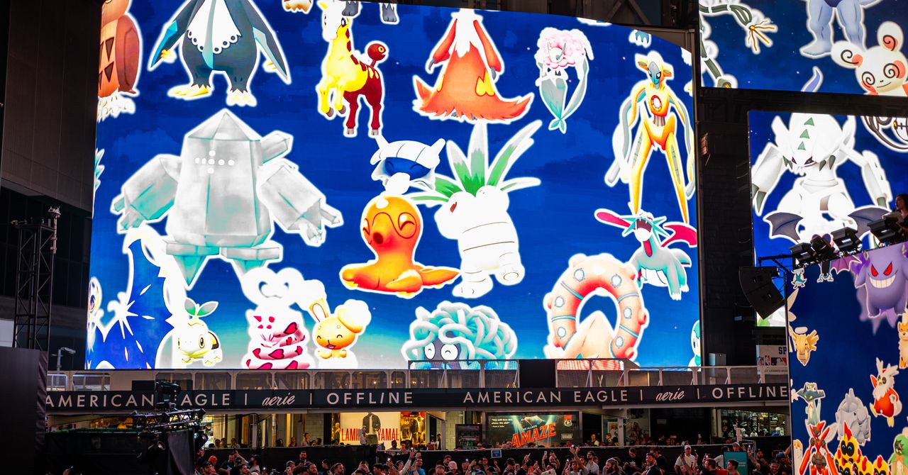 Wired image for Thousands of ‘Pokémon Go’ Players Descend on Times Square to Defeat Mewtwo - WIRED