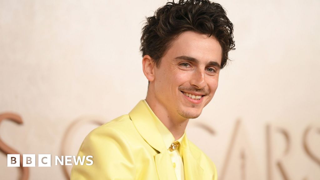 BBC News image for Chalamet thanked by Royal Ballet and Opera boss for boosting ticket sales - BBC