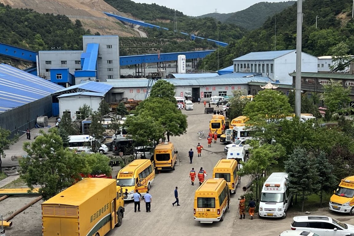 Bloomberg image for China Coal Mine Explosion Kills 90 in Deadliest Blast Since 2009 - Bloomberg.com