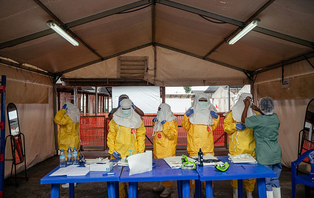 Ars Technica image for Number of suspected Ebola cases falls by hundreds as testing ramps up - Ars Technica